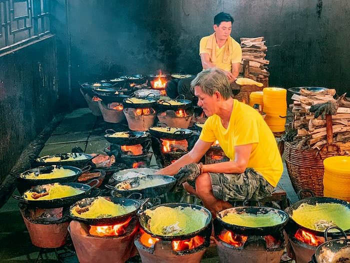 Ghé thăm chùa bánh xèo - dưới chân Núi Cậu