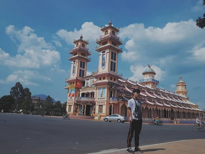 địa điểm chụp ảnh đẹp ở Tây Ninh - Tòa Thánh Cao Đài