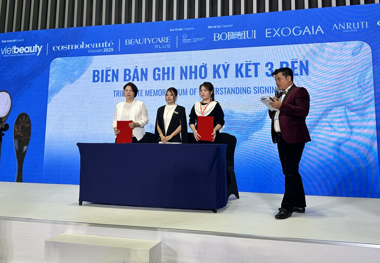 Lễ ký kết Biên bản ghi nhớ hợp tác chiến lược giữa thương hiệu Anruti và Viện Thẩm mỹ C&T Lady
